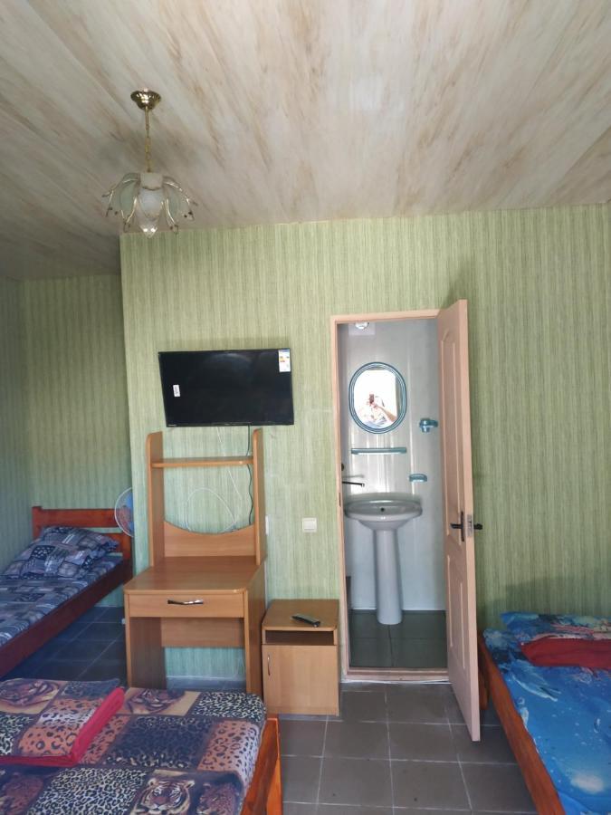 Monte Karlo Hotell Zaliznij Port Eksteriør bilde
