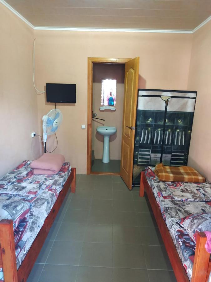 Monte Karlo Hotell Zaliznij Port Eksteriør bilde