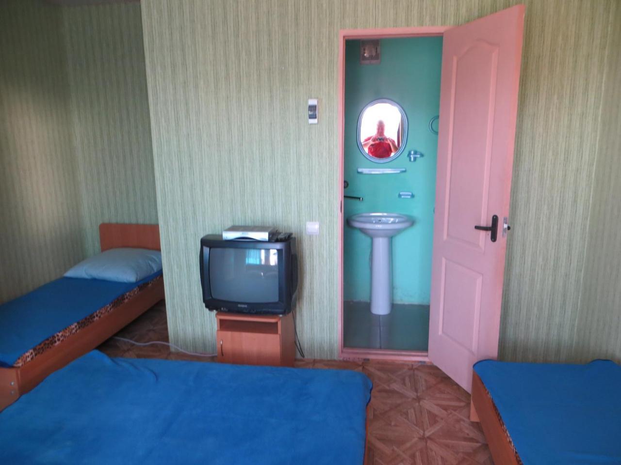 Monte Karlo Hotell Zaliznij Port Eksteriør bilde